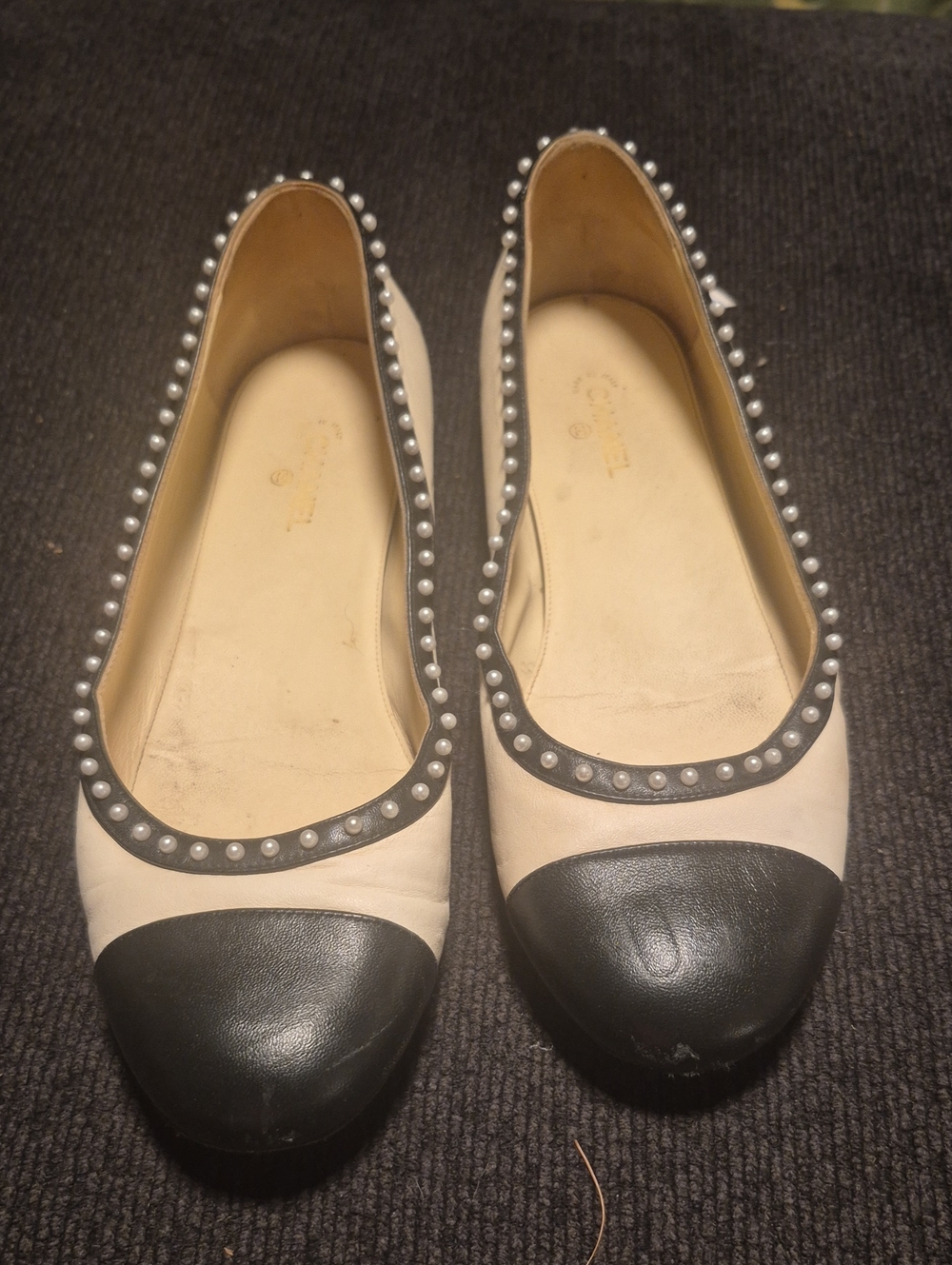 CHANEL Two-Tone Pearl-Trim Cap Toe Ballet Flats - Cream & Black